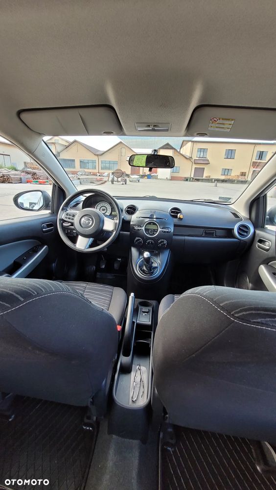 Mazda 2 1.3 Exclusive - 23