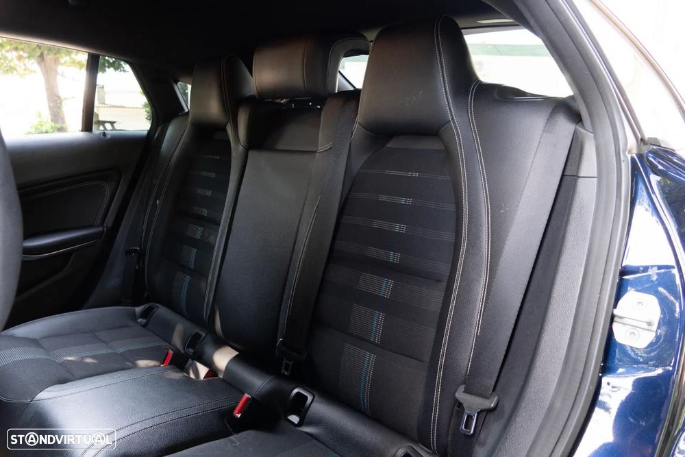 Mercedes-Benz CLA 180 d - 53