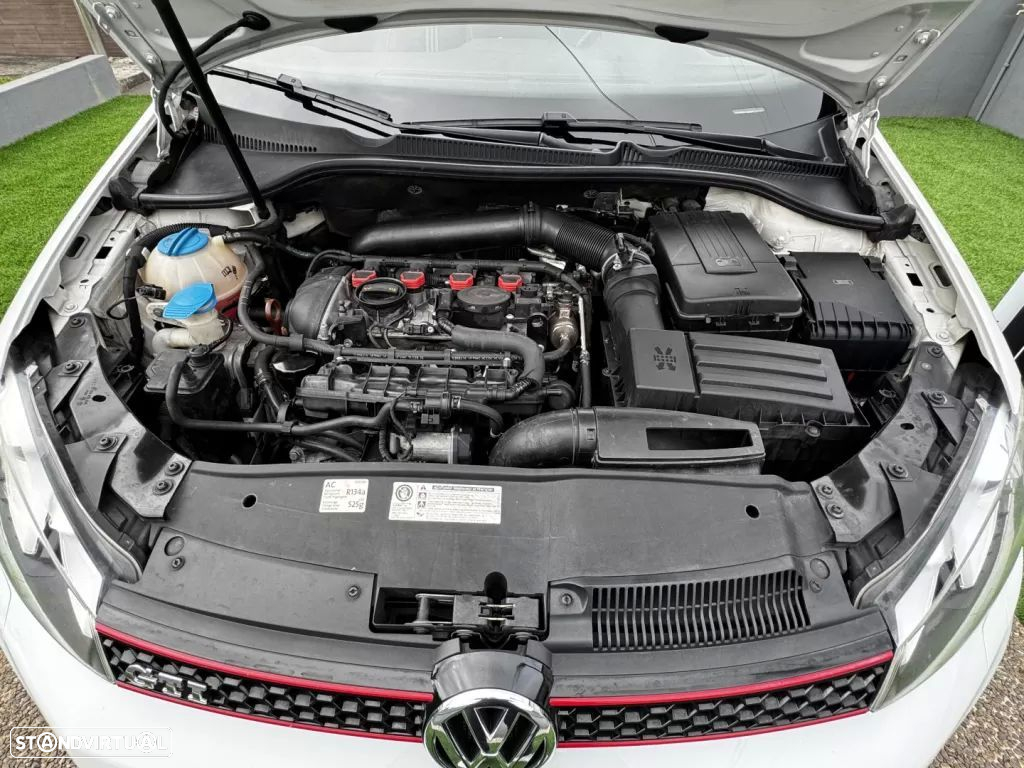 VW Golf 2.0 GTI DSG adidas - 27