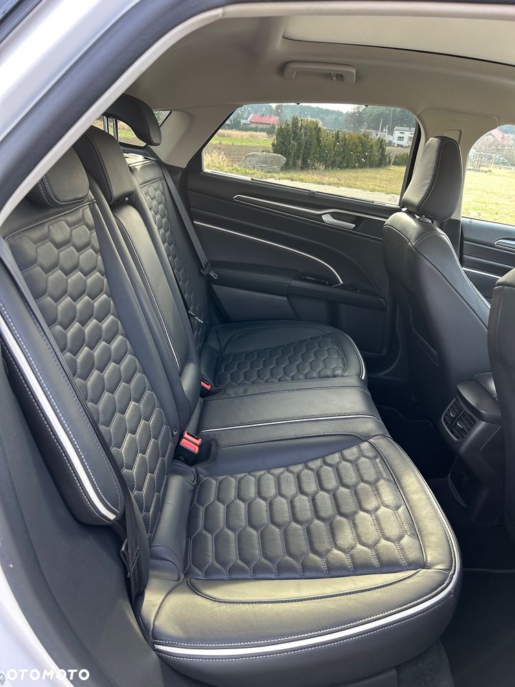 Ford Mondeo 2.0 EcoBlue Vignale - 11