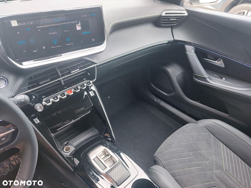 Peugeot 2008 PureTech mHEV GT Exclusive e-DCS6 - 21