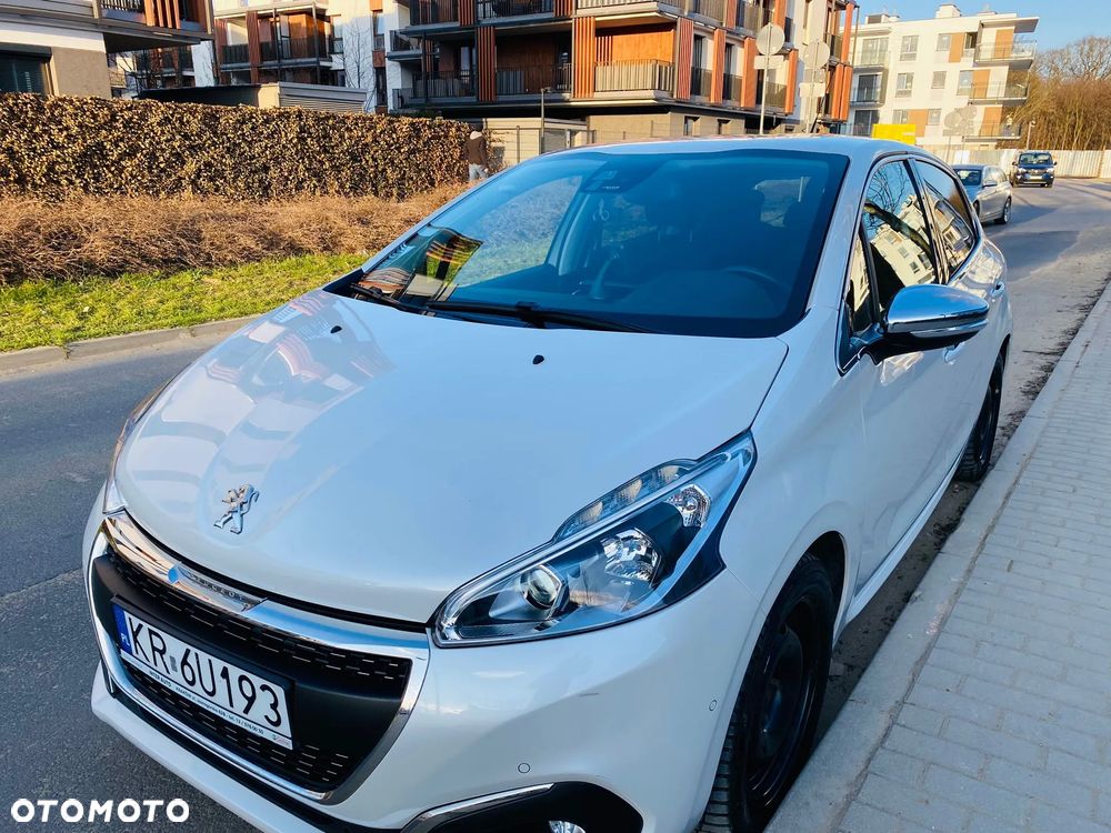 Peugeot 208 1.2 PureTech GPF Allure S&S EAT6 - 7