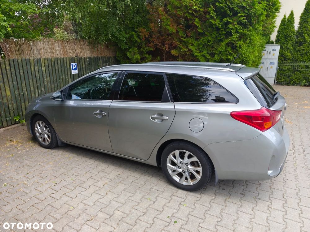 Toyota Auris 2.0 D-4D Premium - 11