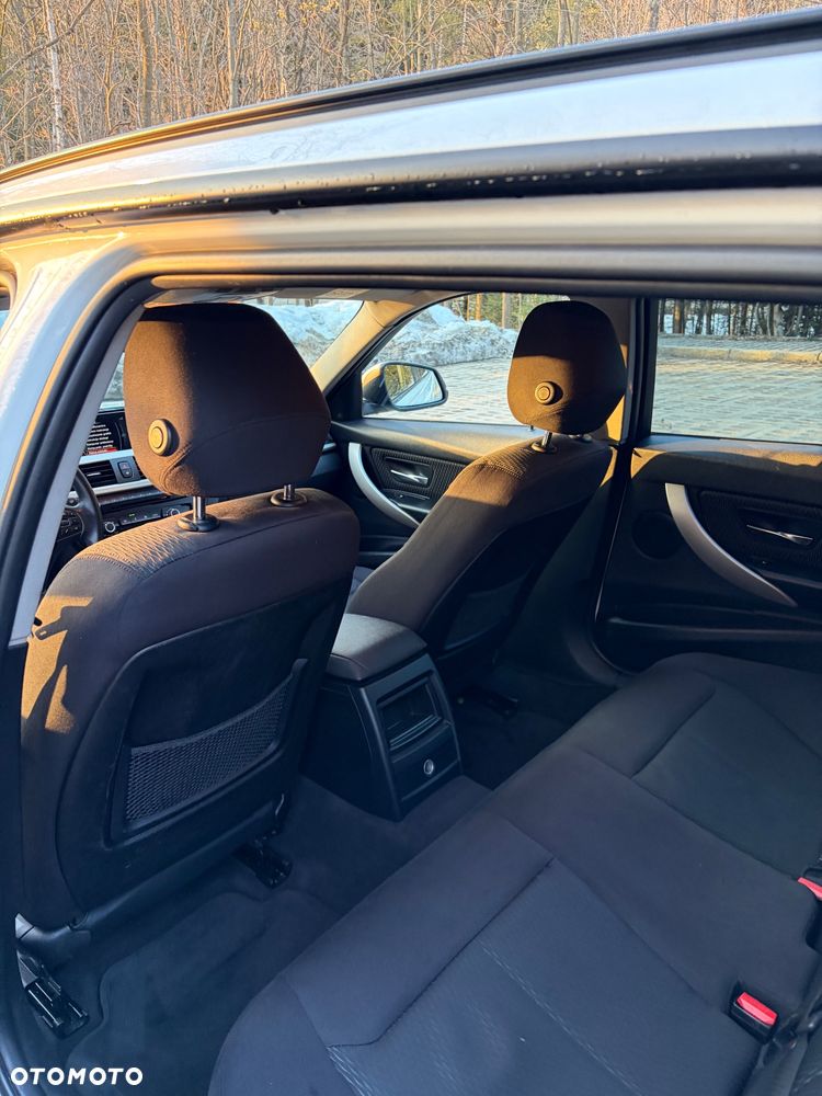 BMW Seria 3 320d - 17