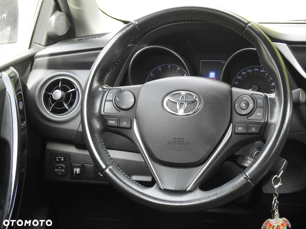 Toyota Auris 1.6 Premium - 13