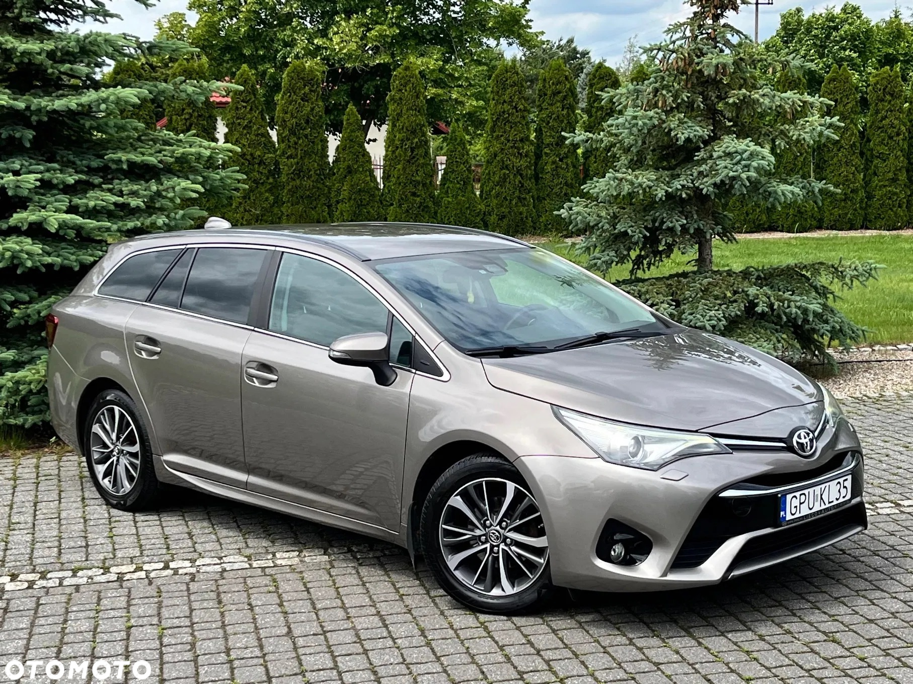 Toyota Avensis 1.6 D-4D Premium - 3