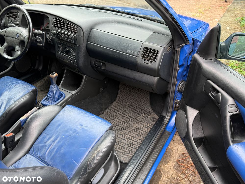 Volkswagen Golf 1.6 - 17