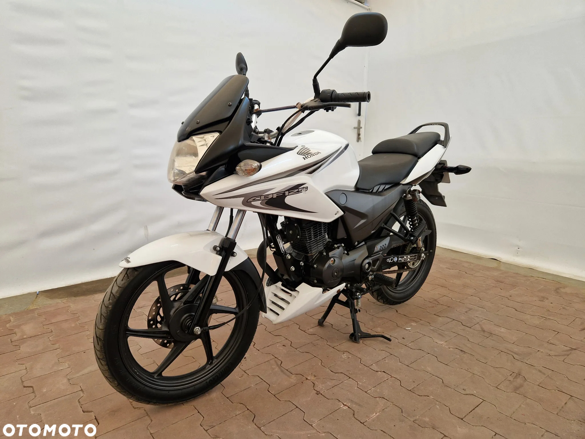 Honda CBF - 2