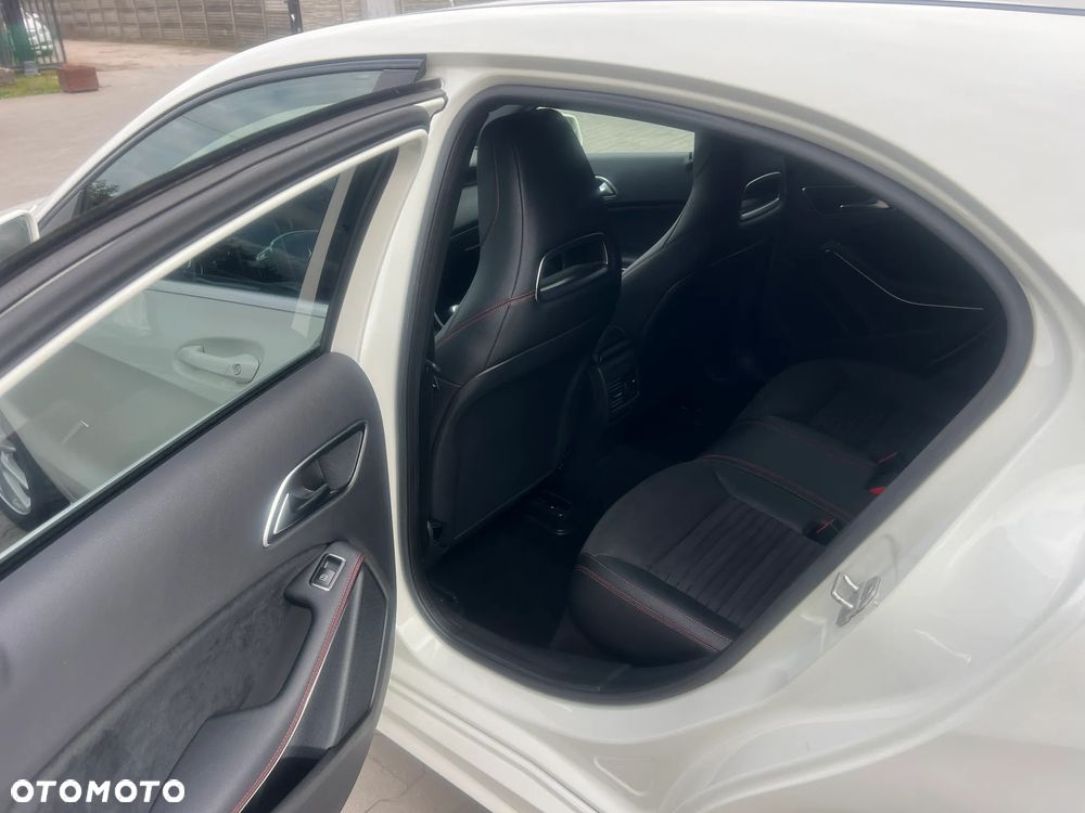 Mercedes-Benz Klasa A 180 AMG Line - 17