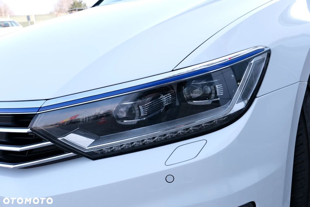 Volkswagen Passat - 5