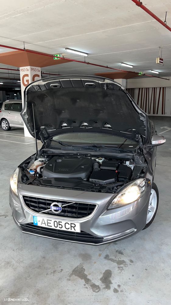 Volvo V40 D2 - 24