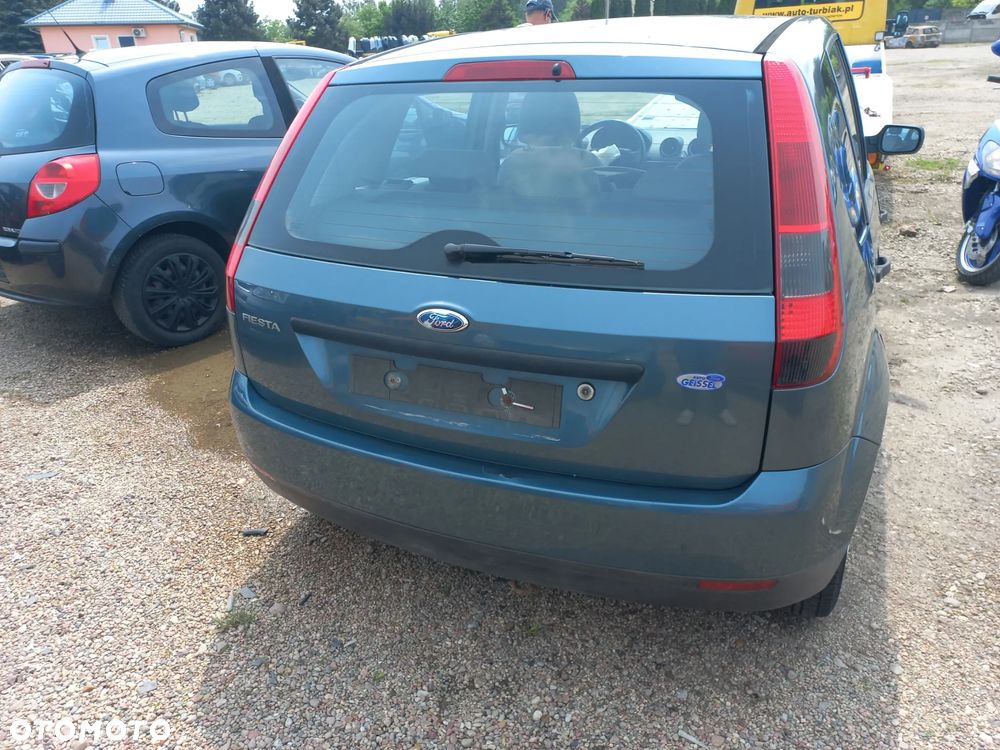 Ford Fiesta MK6 1.25 benzyna 03r U2 wszystkie części maska drzwi lampa - 4