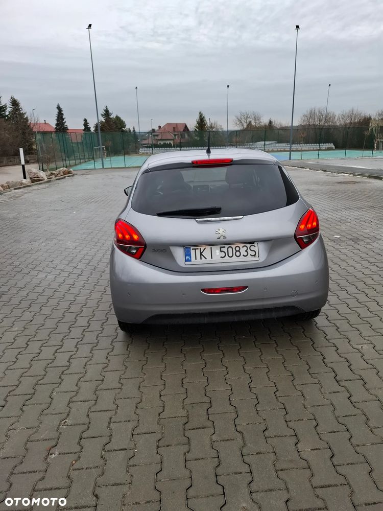 Peugeot 208 - 14