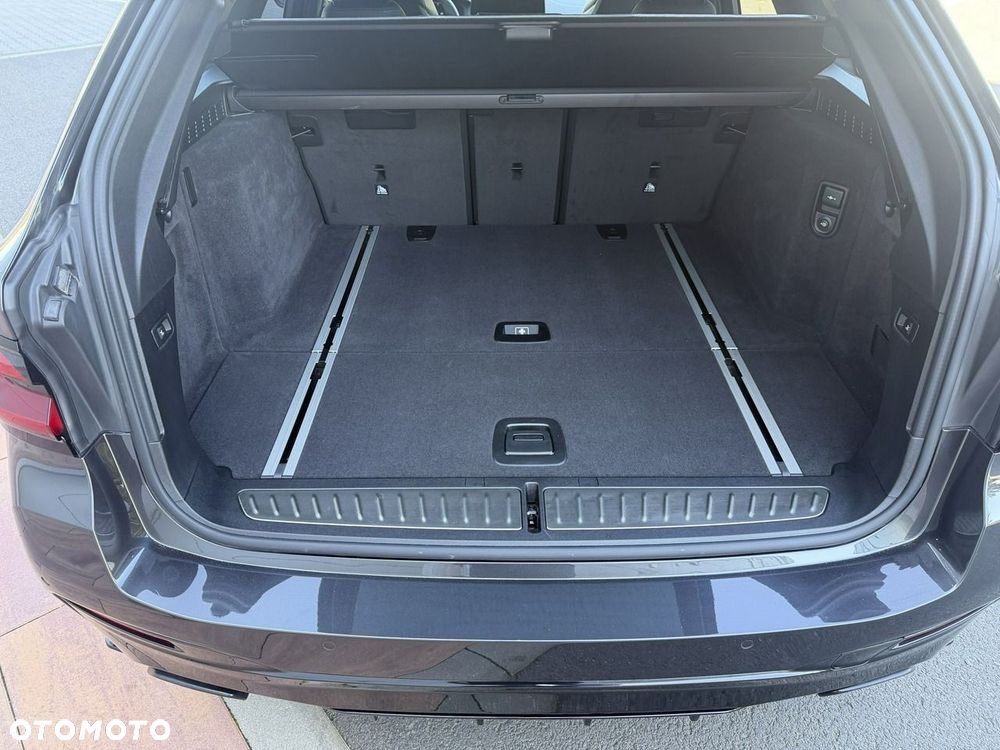 BMW Seria 5 520d xDrive mHEV M Sport sport - 12