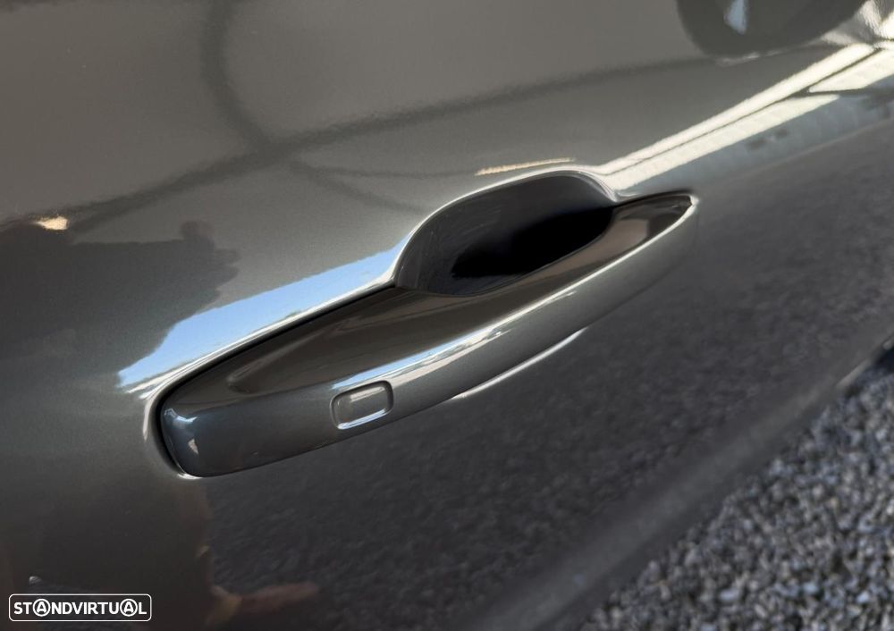 Volvo XC 60 2.0 T6 PHEV R-Design AWD - 47