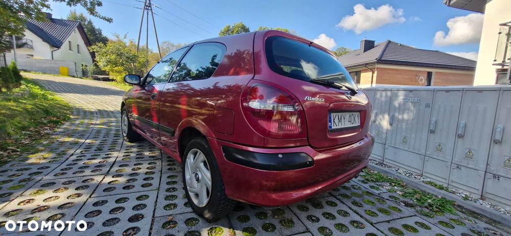 Nissan Almera 2000 photo 5