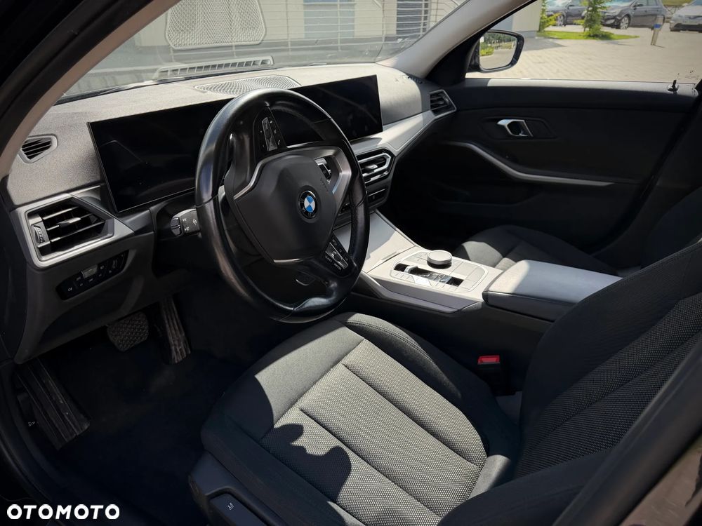 BMW Seria 3 318d MHEV Sport Line - 16