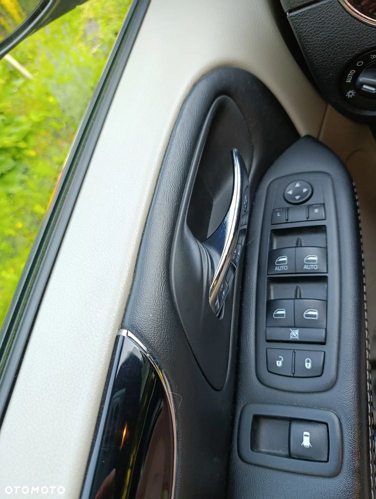 Dodge Grand Caravan - 16
