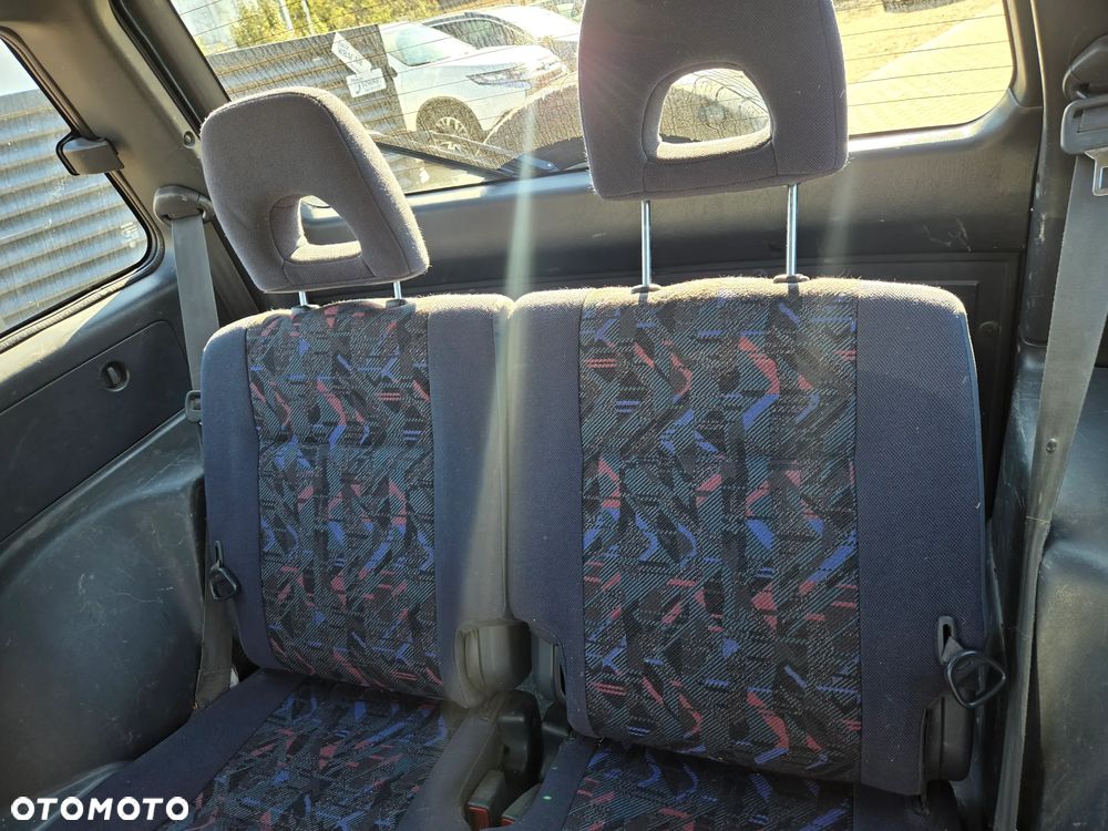 Toyota RAV4 2.0 - 12