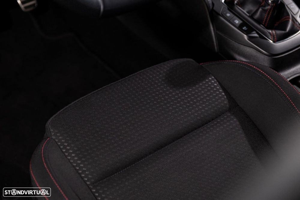 Ford Focus SW 1.5 TDCi EcoBlue ST-Line - 21