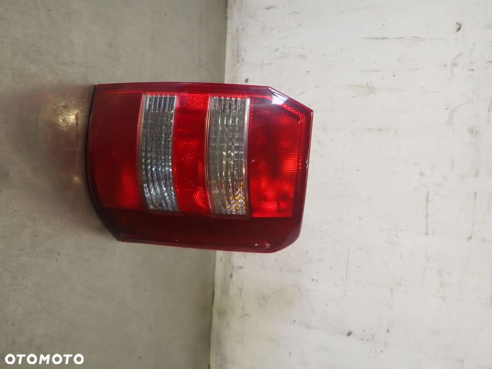 LAMPA PRAWA TYLNA AUDI A2 - 1