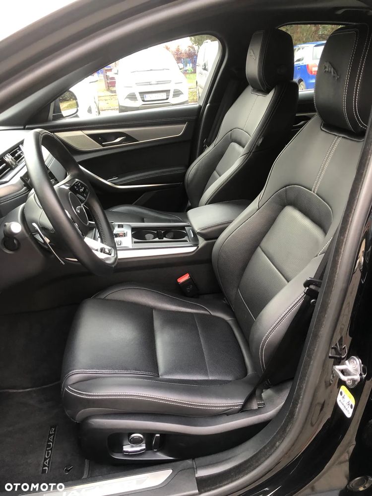 Jaguar XF 2.0 D200 mHEV AWD R-Dynamic SE - 12