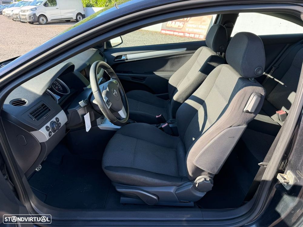 Opel Astra GTC 1.3 CDTi - 28