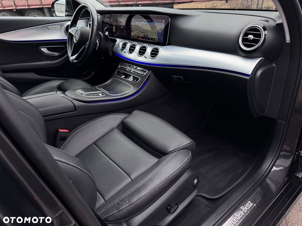 Mercedes-Benz Klasa E 200 9G-TRONIC Exclusive - 25