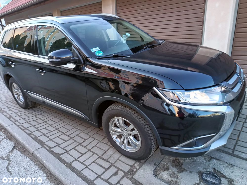 Mitsubishi Outlander - 2