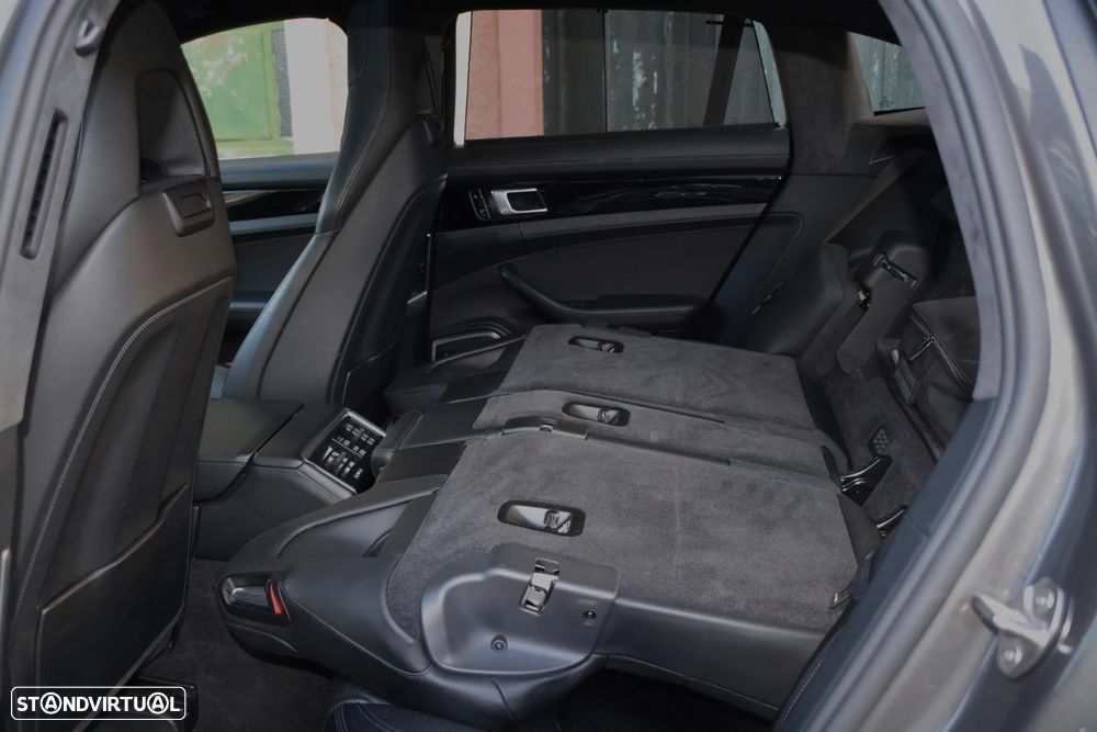 Porsche Panamera Sport Turismo Turbo S E-Hybrid - 34