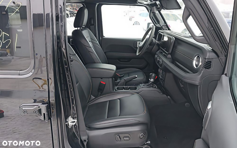 Jeep Wrangler - 10