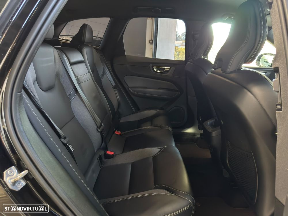 Volvo XC 60 2.0 B4 R-Design - 32