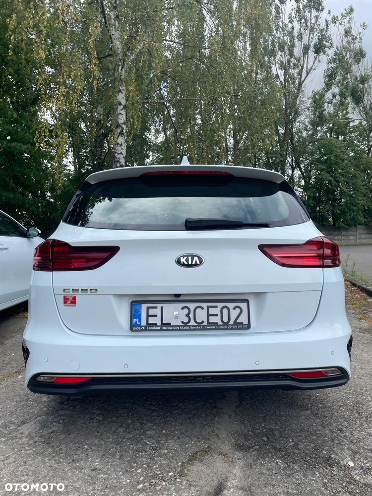 Kia Ceed 1.5 T-GDI M - 11