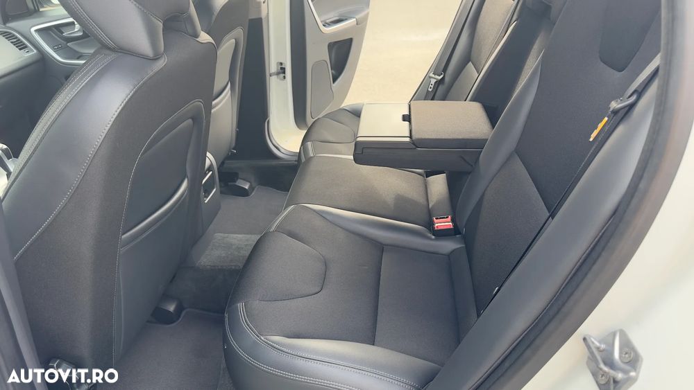 Volvo XC 60 D4 VEA Start-Stop Momentum - 12