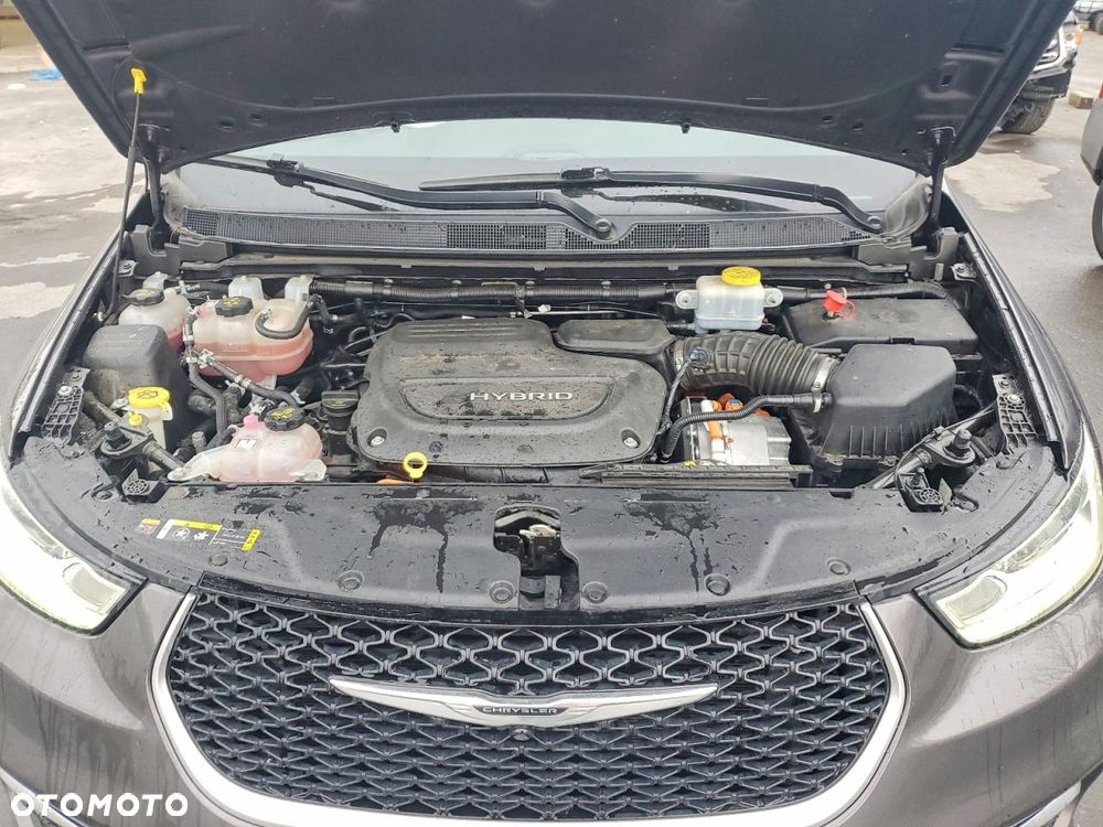 Chrysler Pacifica - 12