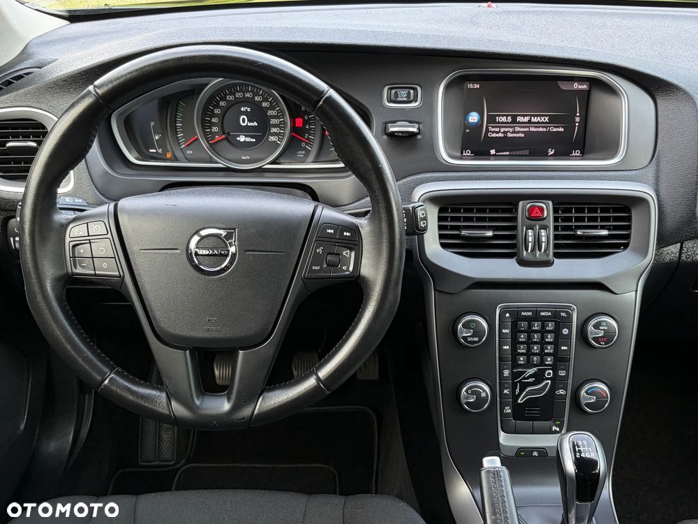 Volvo V40 T2 Momentum - 6