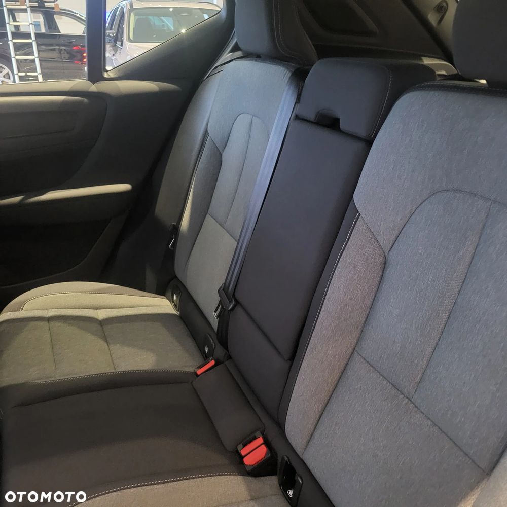 Volvo XC 40 B3 Plus Dark - 14