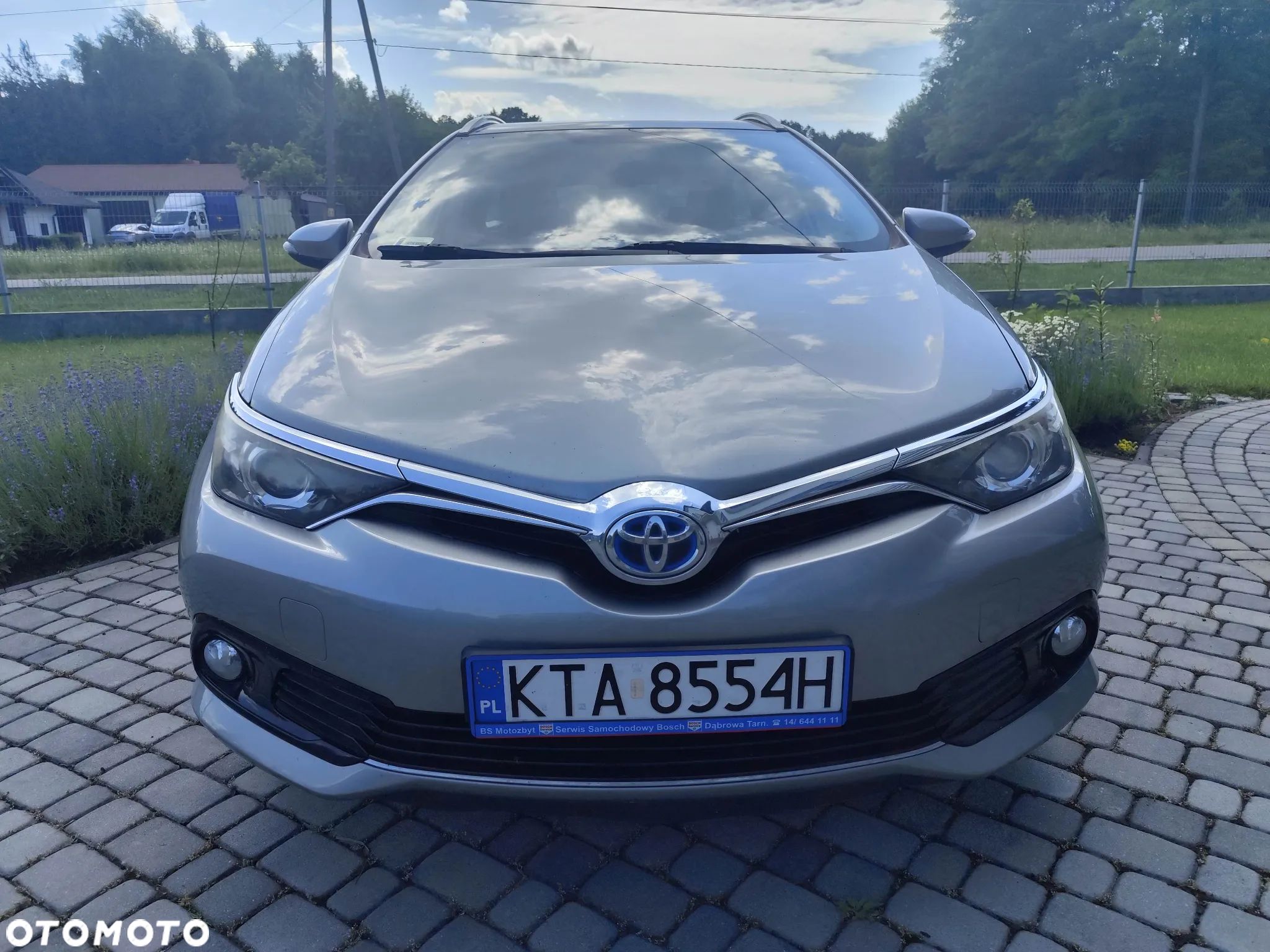 Toyota Auris 1.8 HSD Sol - 1