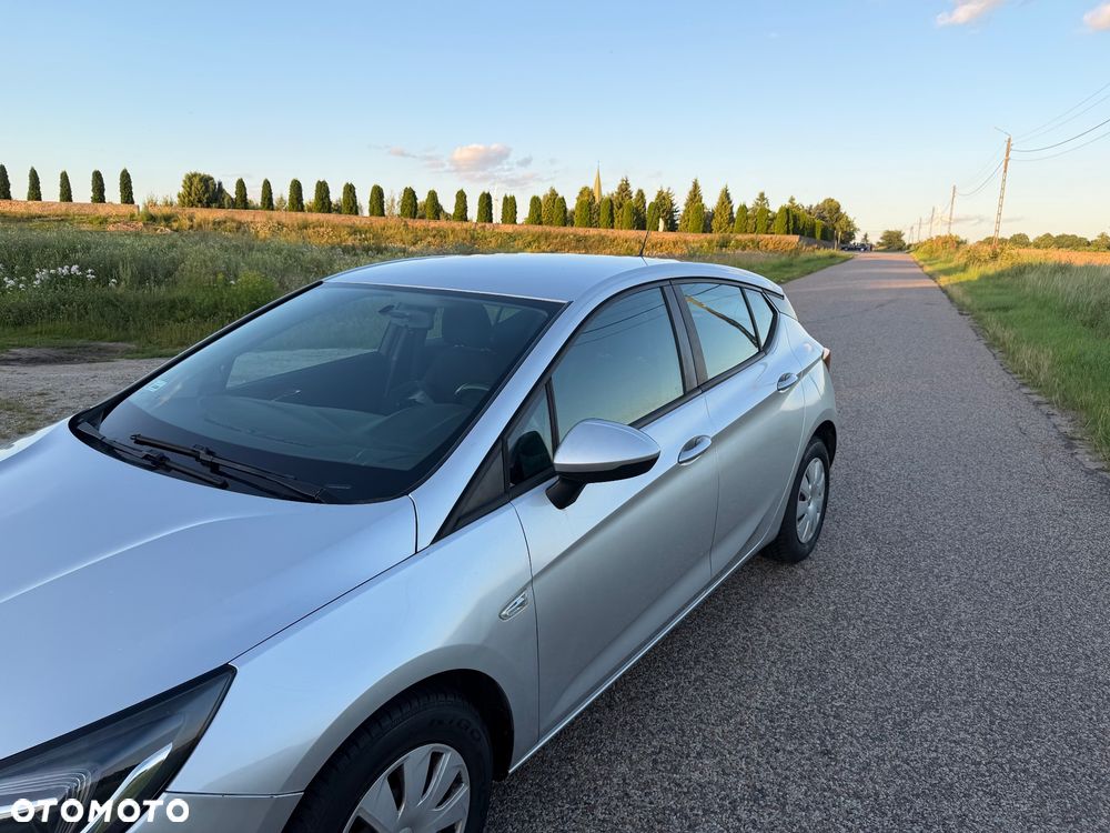 Opel Astra 1.6 CDTI Essentia - 18
