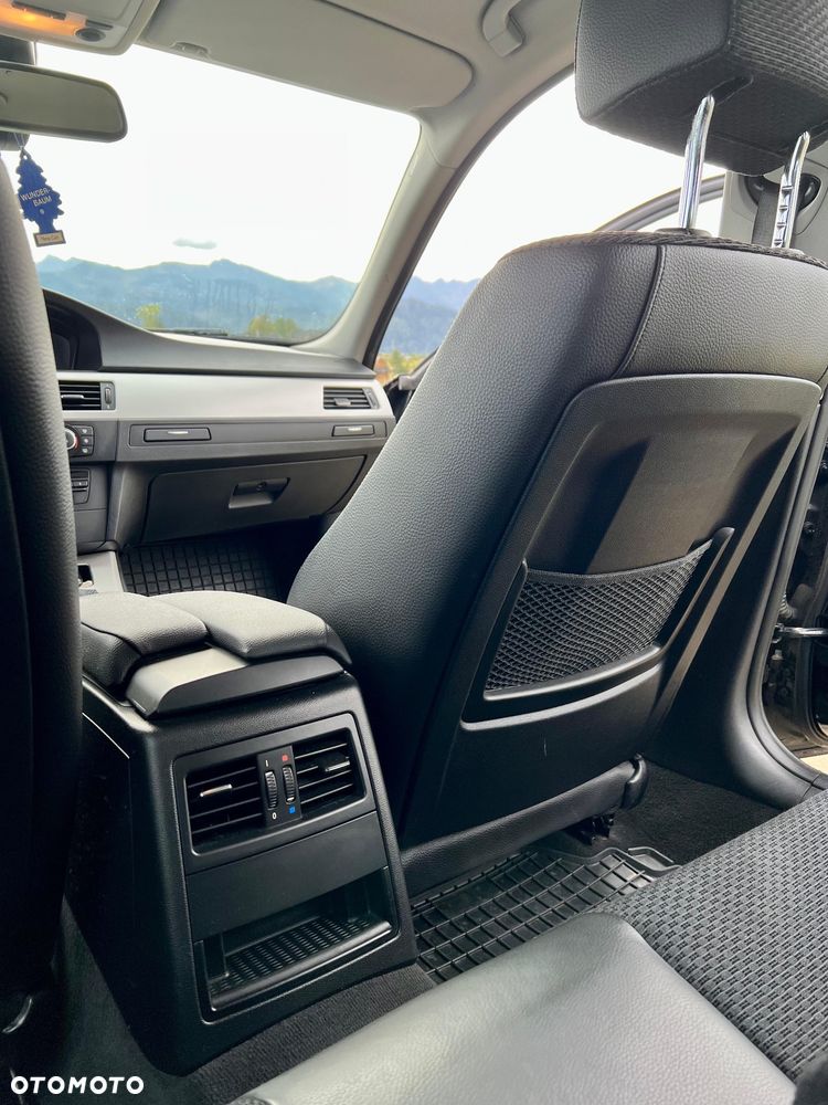 BMW Seria 3 320d xDrive - 12