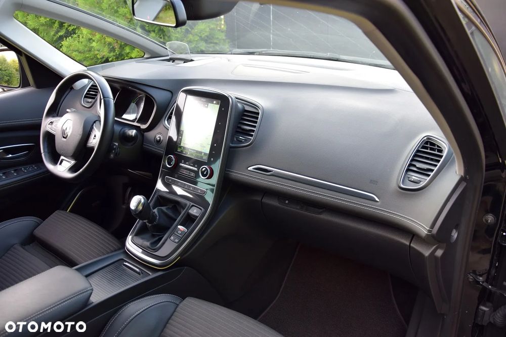 Renault Grand Scenic - 19