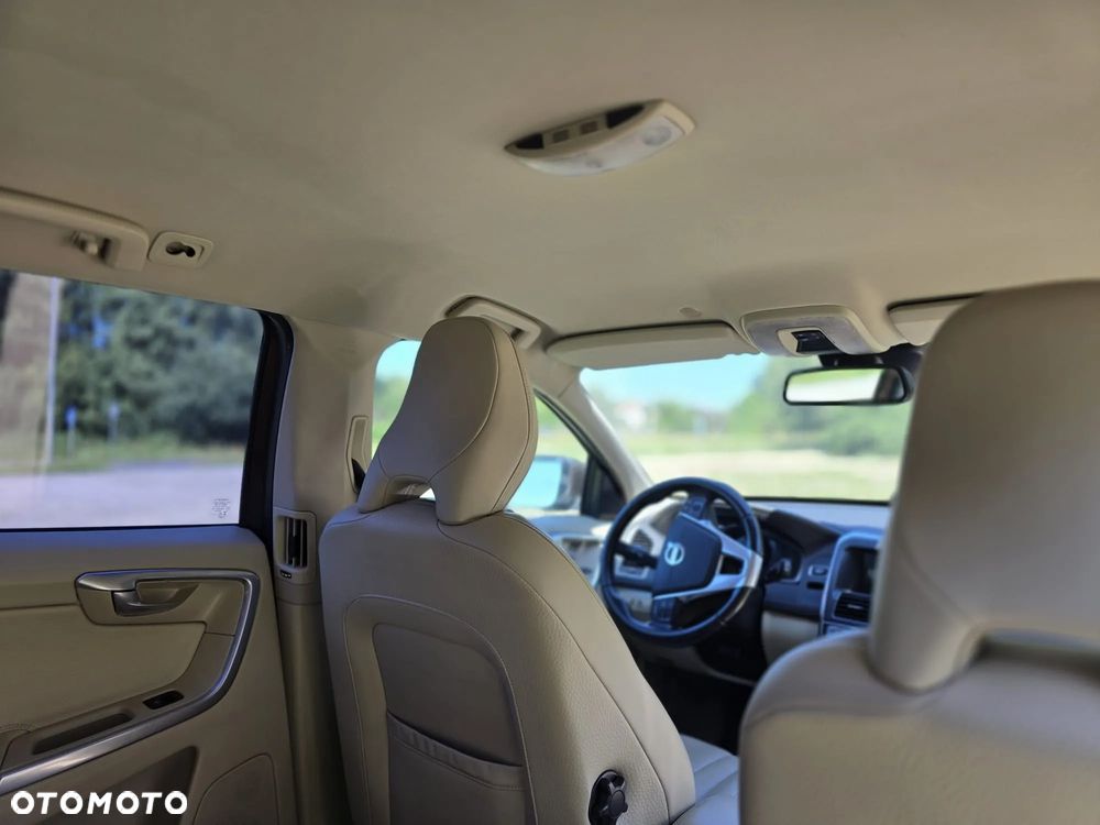 Volvo XC 60 D5 AWD Summum - 8