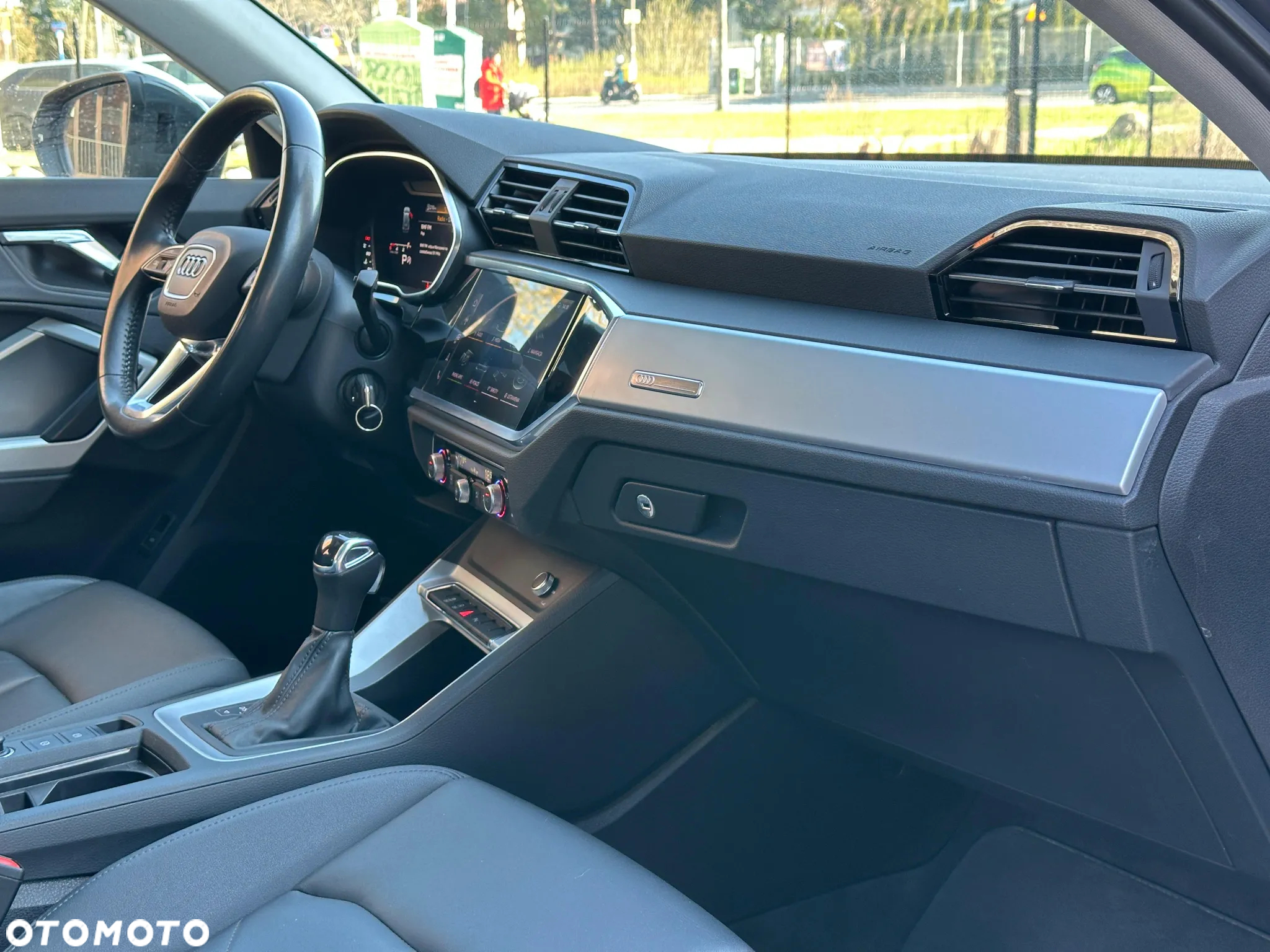 Audi Q3 2.0 TDI S tronic design - 12