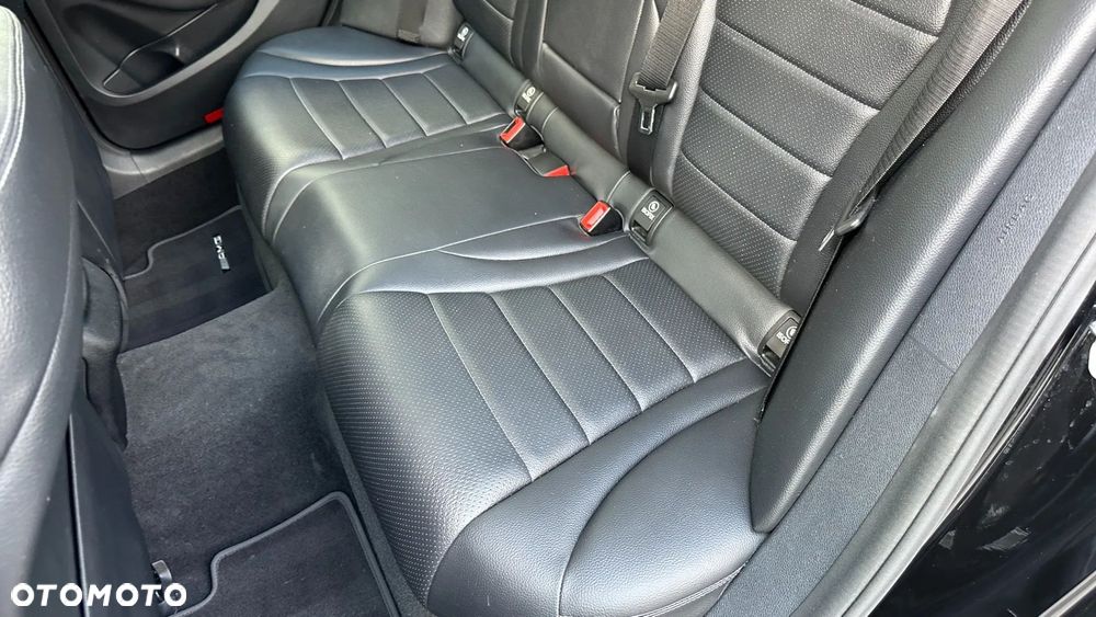 Mercedes-Benz Klasa C 300 9G-TRONIC AMG Line - 19