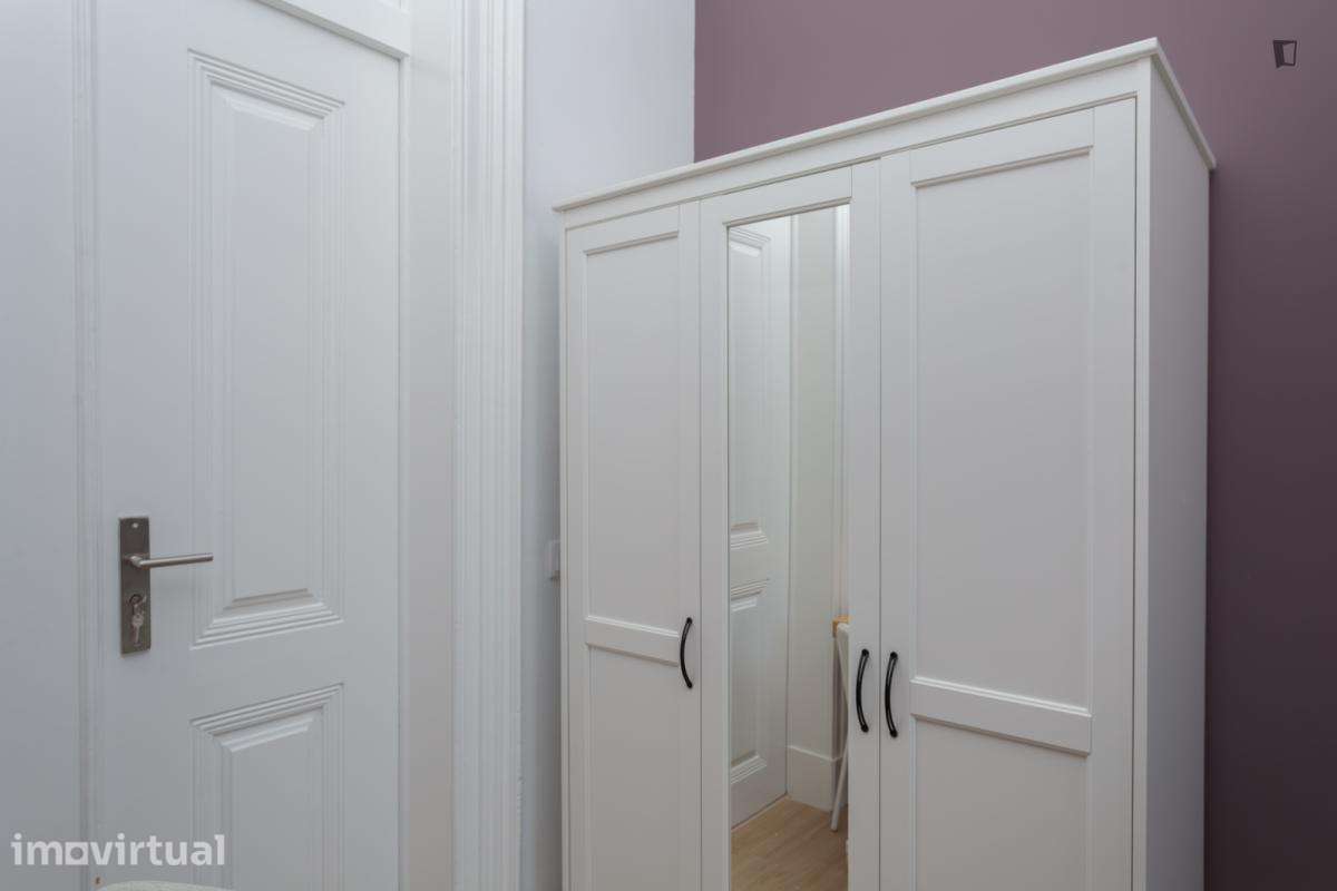 Quarto - localizado em Santos Lisbon - Grande imagem: 4/23