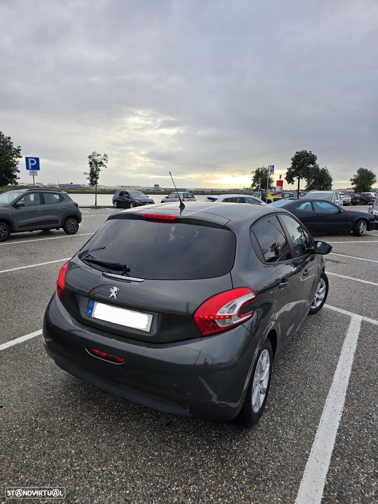 Peugeot 208 1.4 HDi - 4