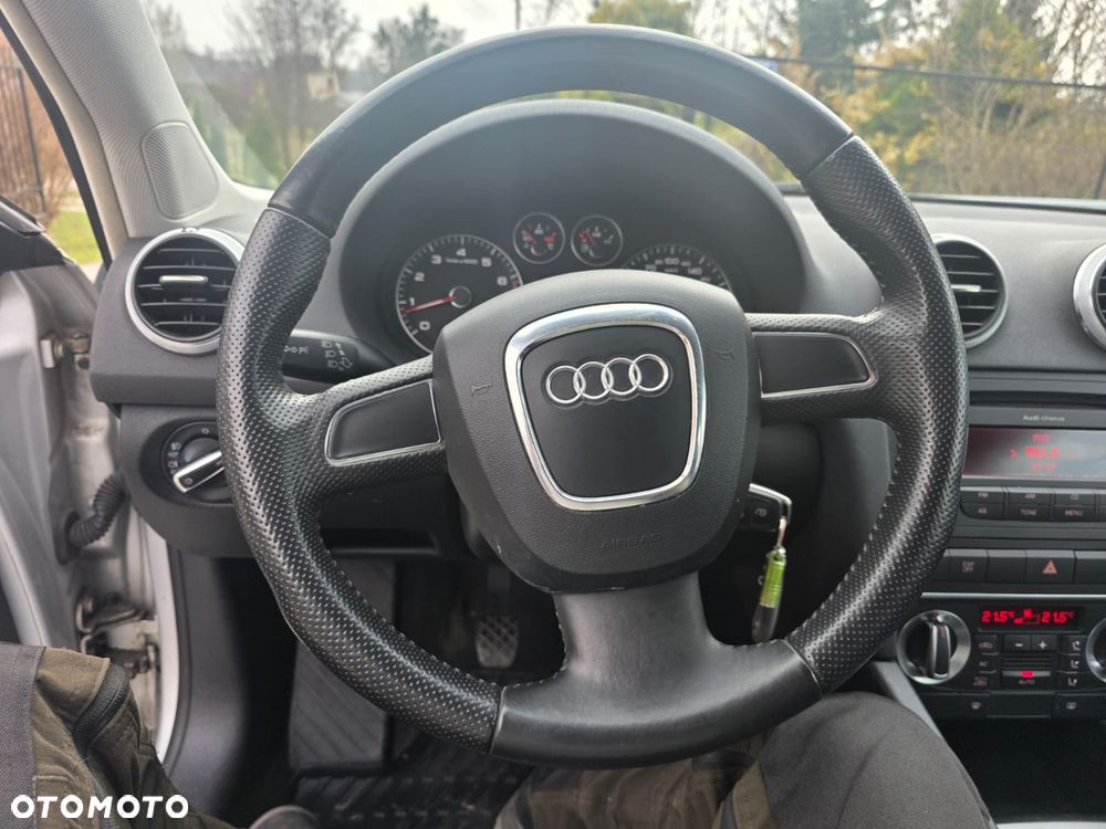 Audi A3 3-drzwiowe 1.6 Ambition - 26