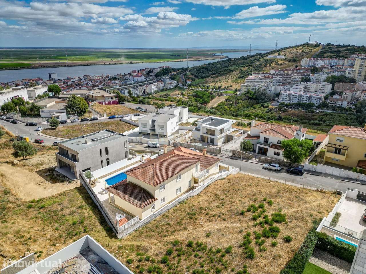 Moradia T6 com piscina e vista deslumbrante sobre o Rio Tejo, localiza - Grande imagem: 2/17