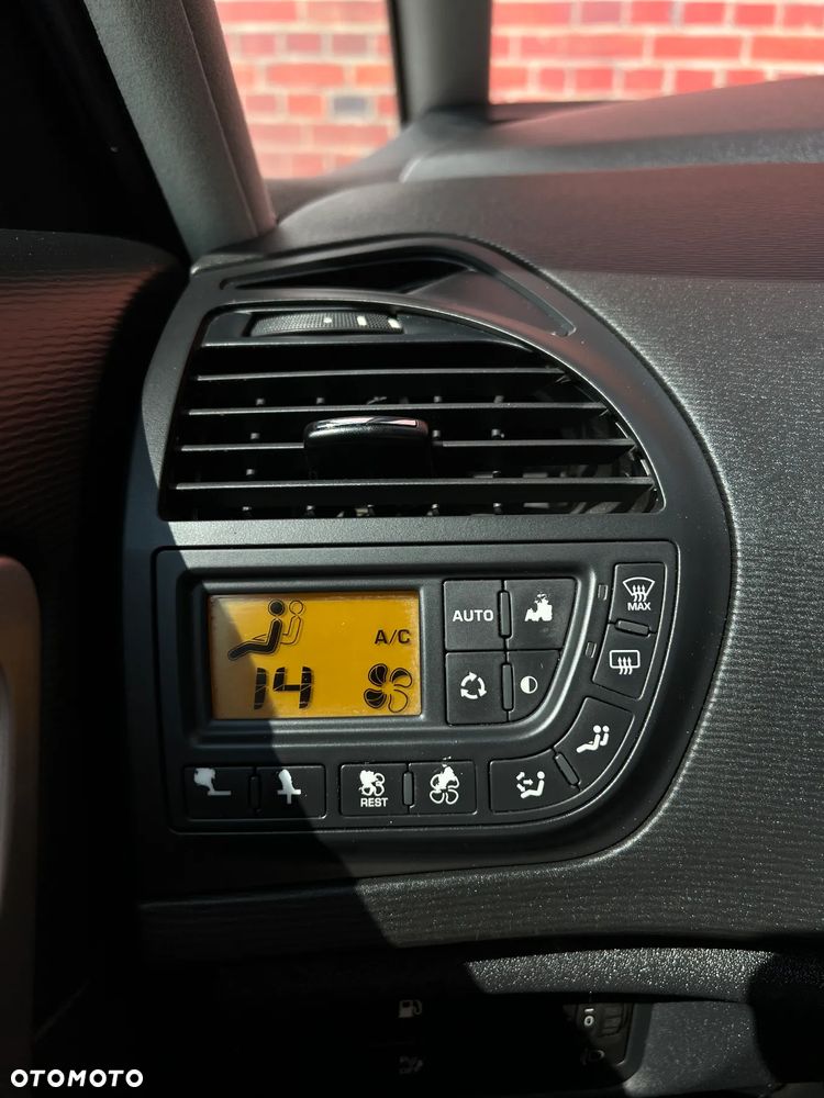 Citroën C4 Picasso - 26