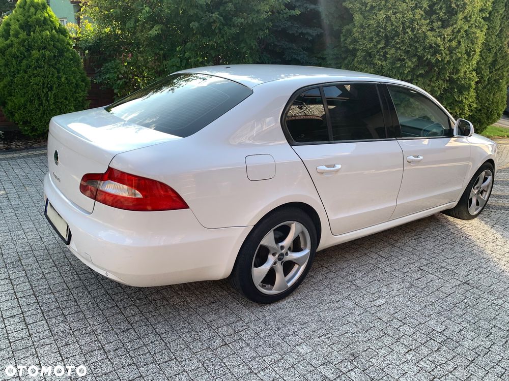 Skoda Superb 2.0 TDI Family - 23